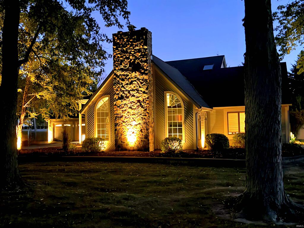 Silhouette and shadow architectural lighting